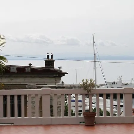 With A Parking Space Icici, Opatija - 7988 דירה