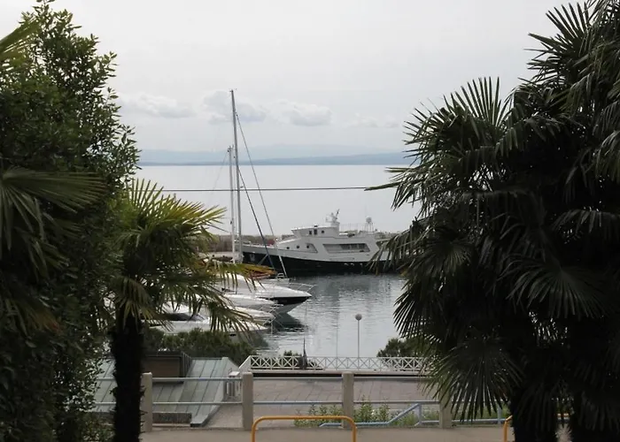 Апартаменты With A Parking Space Icici, Opatija - 7988 Ичичи